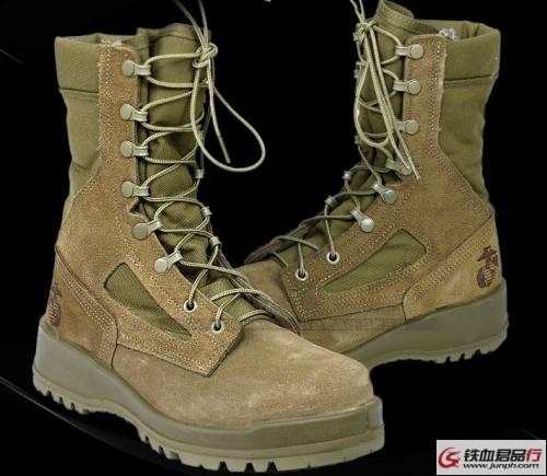 但是,他们也意识到军靴的不方便性,美军的军靴,几乎都是皮质靴面,织物